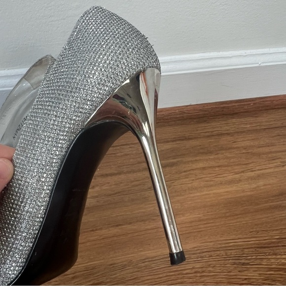 Stuart Weitzman Silver Sparkle Pointed High Heel Stilettos - Picture 2 of 13